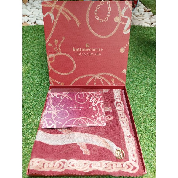 Preloved buttonscarves chain series (ruby)