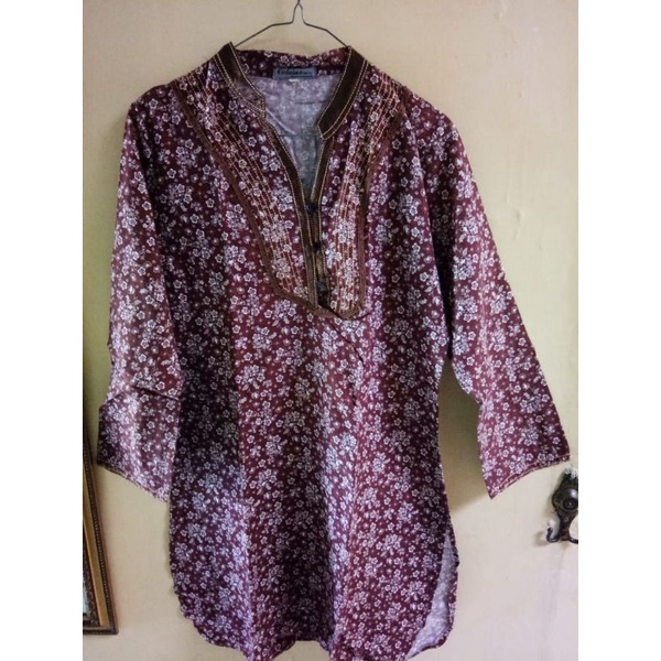 Preloved Tunik Motif Bunga kecil