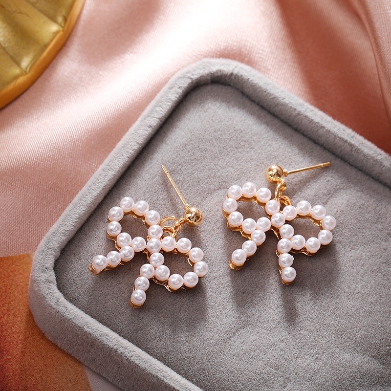 Anting Stud Desain Pita Aksen Mutiara Gaya Simple Untuk Fashion