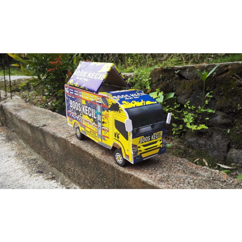 miniatur truk oleng bos kecil