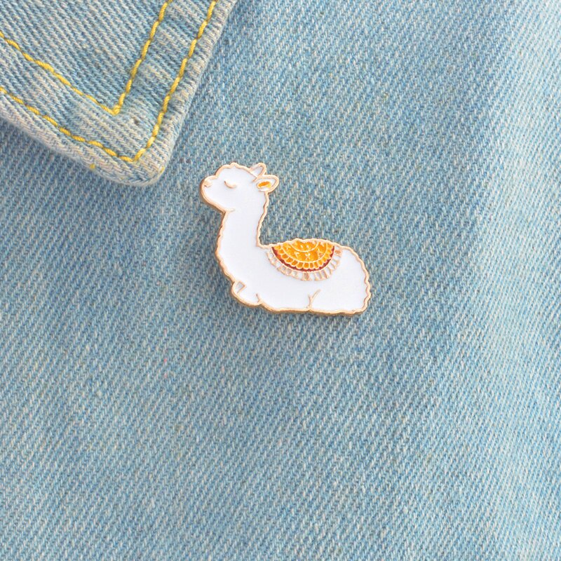 Bros Pin Enamel Bentuk Kartun Hewan Alpaca Bahan Metal Untuk Pria / Wanita