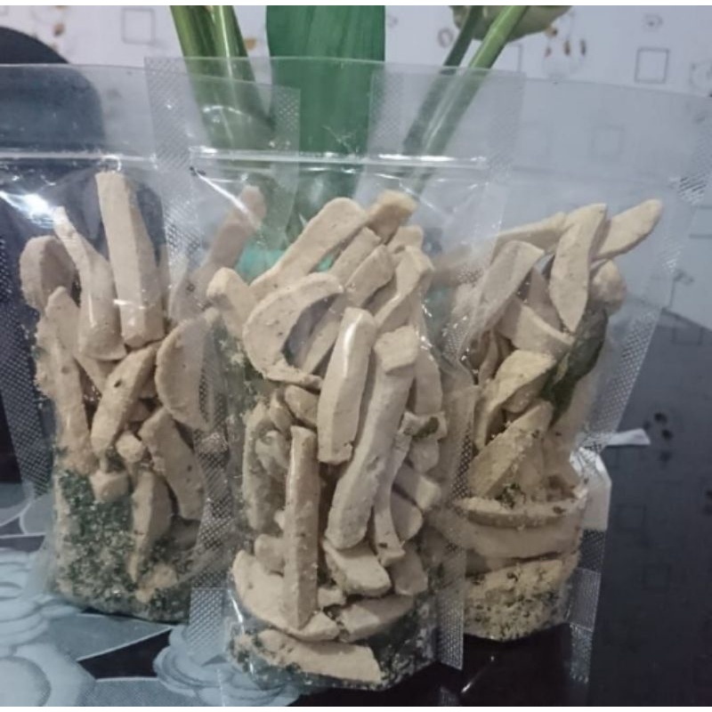 

basreng pedas aroma daun jeruk berat 100gram