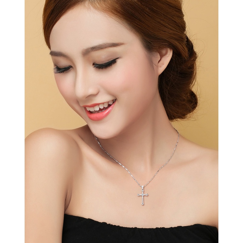 Kalung Rantai Klavikula Dengan Liontin Salib Yesus Kristen Bahan Stainless Steel Untuk Wanita