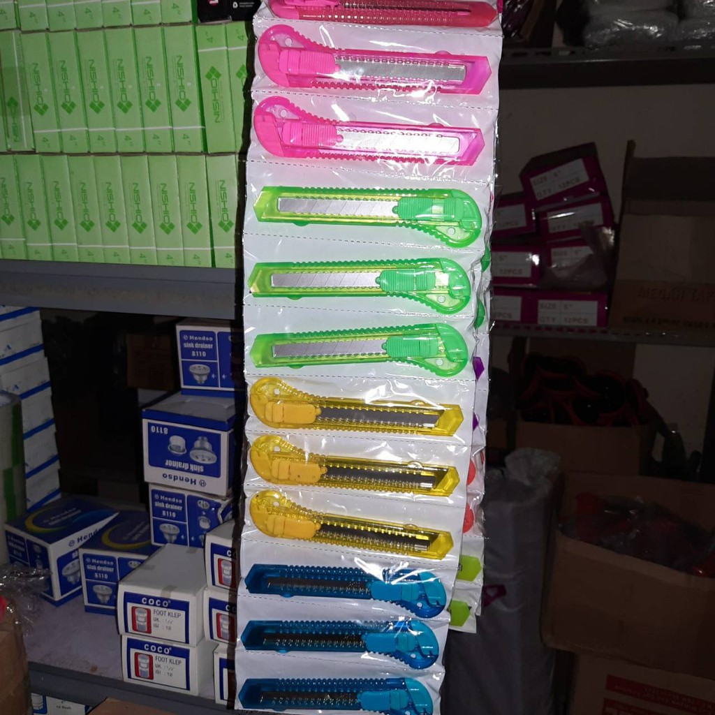 

pisau cutter bening