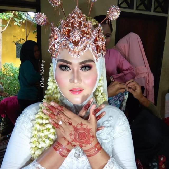 Paket pernikahan lengkap/make up artist/dekorasi pernikahan