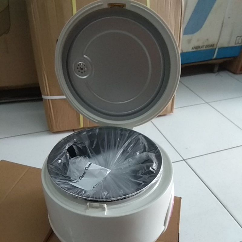 Rice cooker cosmos crj - 1001 ukuran 0.6liter mini