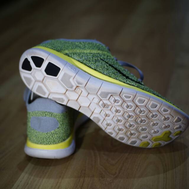 Nike Free 4.0 Flyknit Running Shoes (Secondhand)