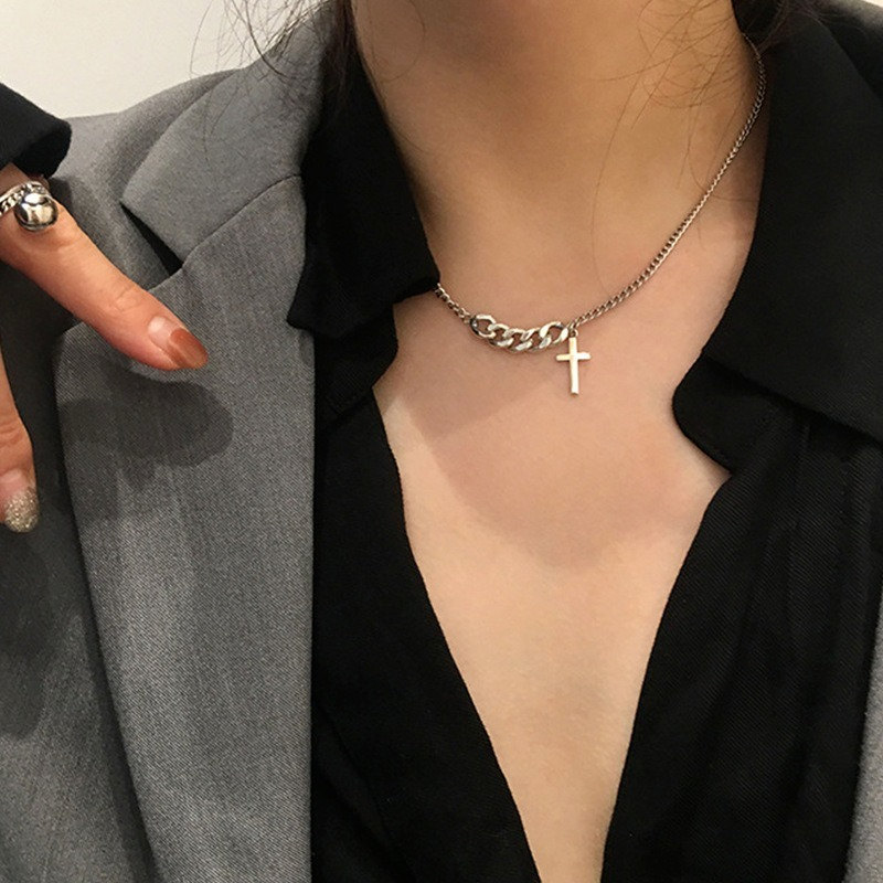 Korea Ins Retro Short Cross Pendant Necklace Sweater Chain Women Fashion Accessories Sexy Girl Jewelry