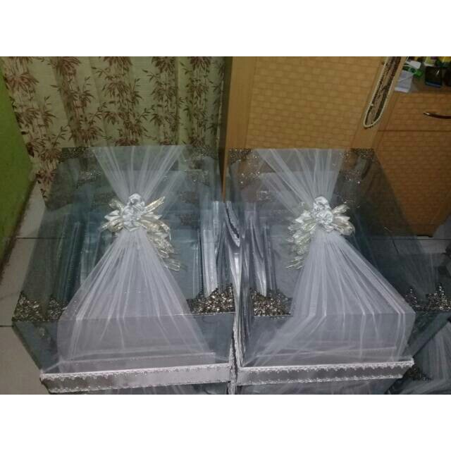 Souvenir Box/Kotak hantaran seserahan pernikahan model tile Full Mahkota/renda bawah isi 4 kotak