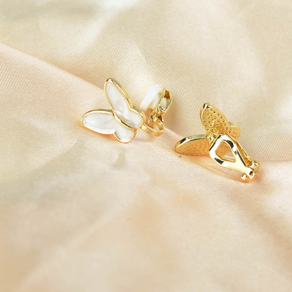 Anting Klip On Tanpa Tindik Desain Kupu-Kupu Bahan Resin Warna Emas Gaya Korea Untuk Hadiah