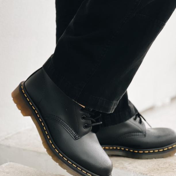 DR MARTENS 1460 BLACK SMOOTH