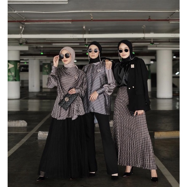 Signature Mono Kind Blouse by Vanilla hijab