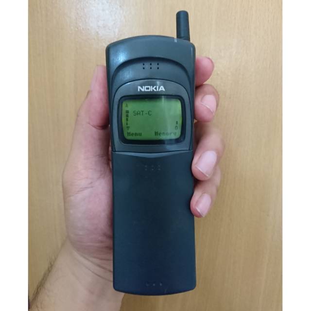Nokia 8110 Pisang Mulus 95% (HP, baterai, charger)