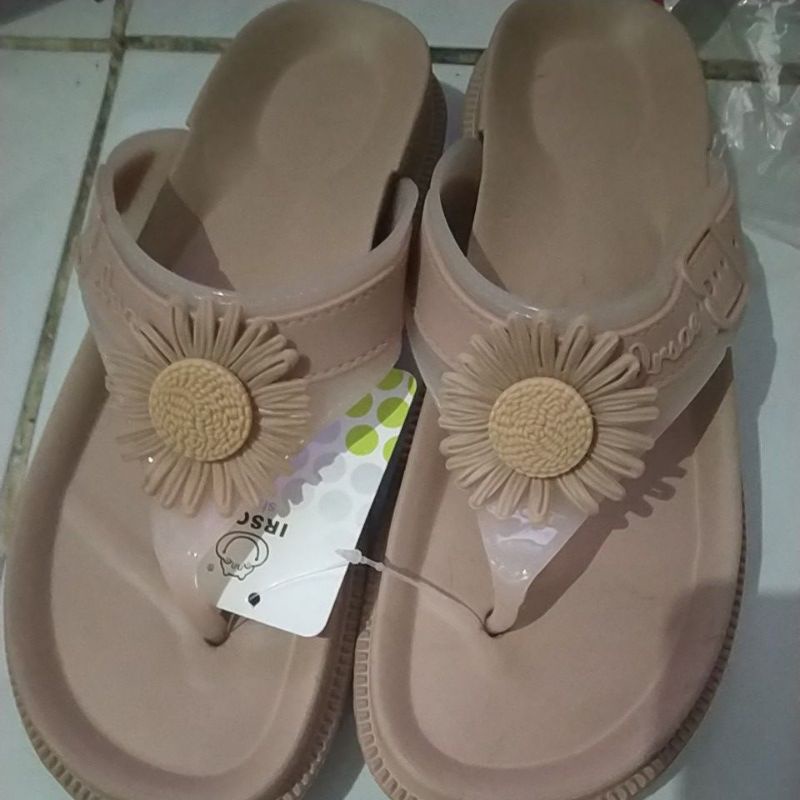 sendal jepit wanita irsoe