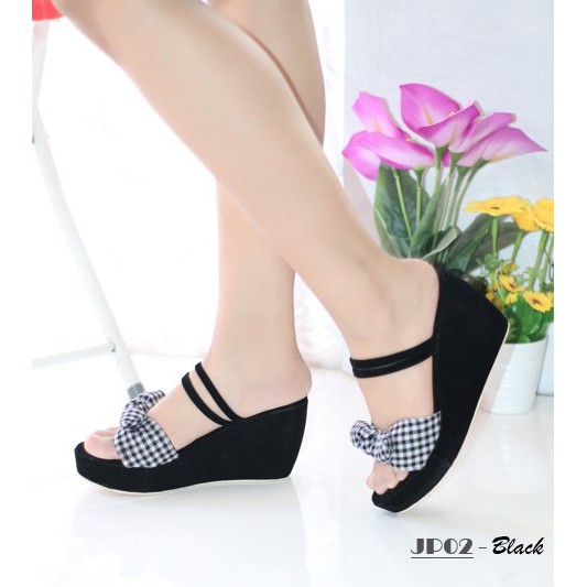 Sandal wedges wanita