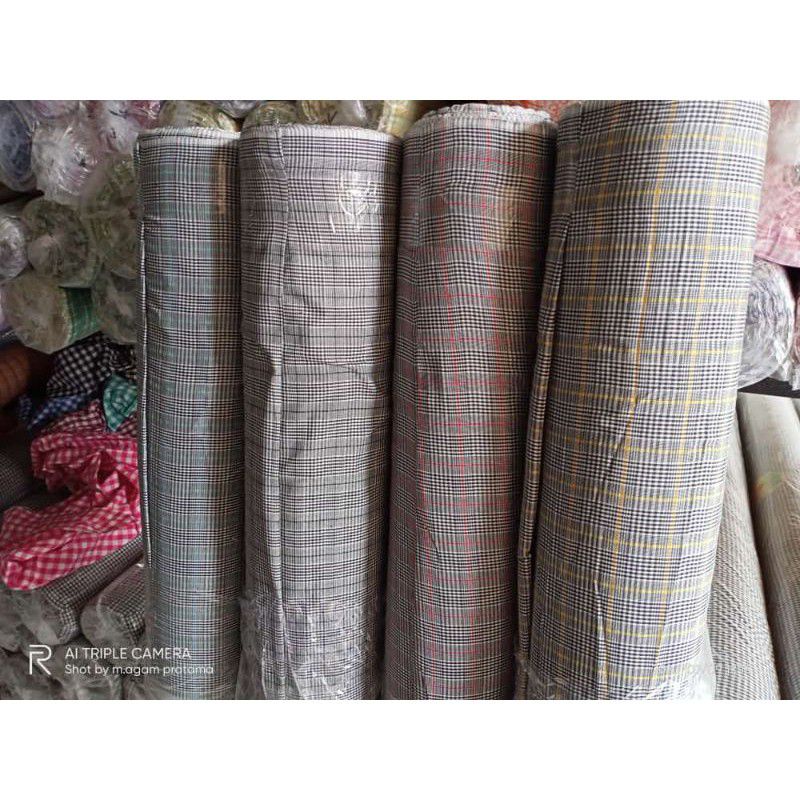 kain motif kotak zara (L 150)