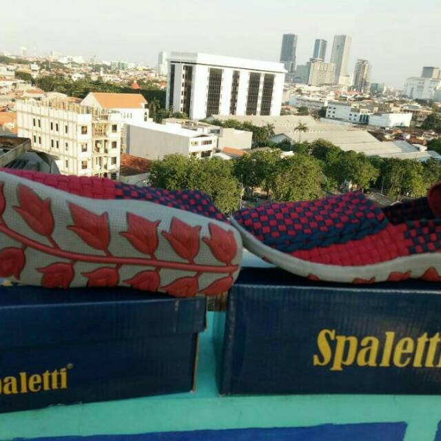 Sepatu Anyaman Spaletti
