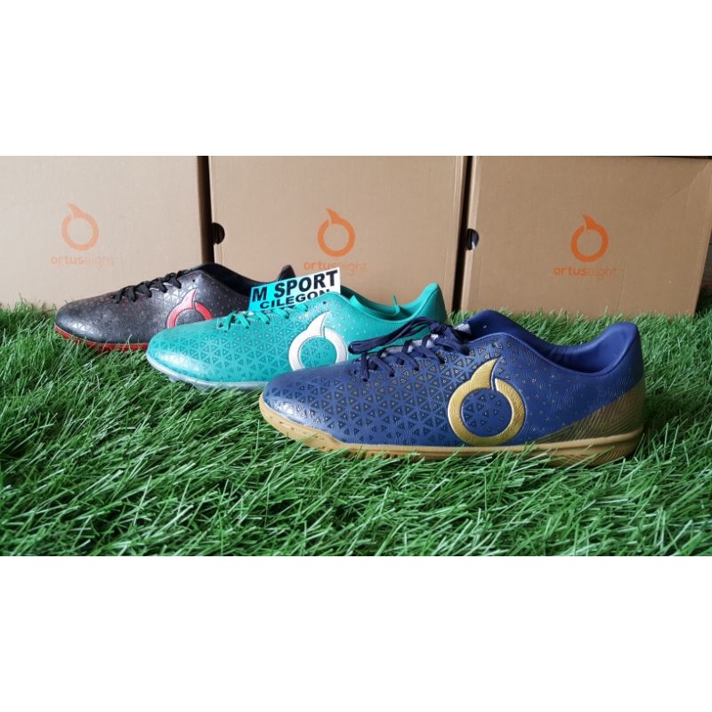 sepatu bola ortuseight medians fg