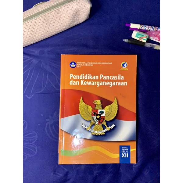 

BUKU PAKET PPKN edisi revisi 2018