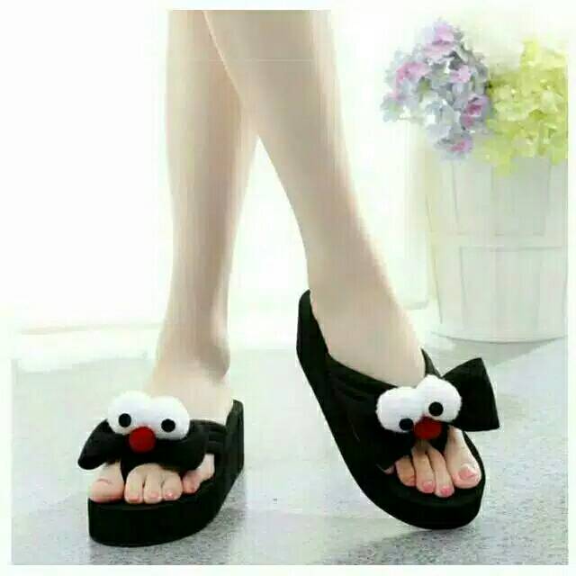 wedges jepit mata