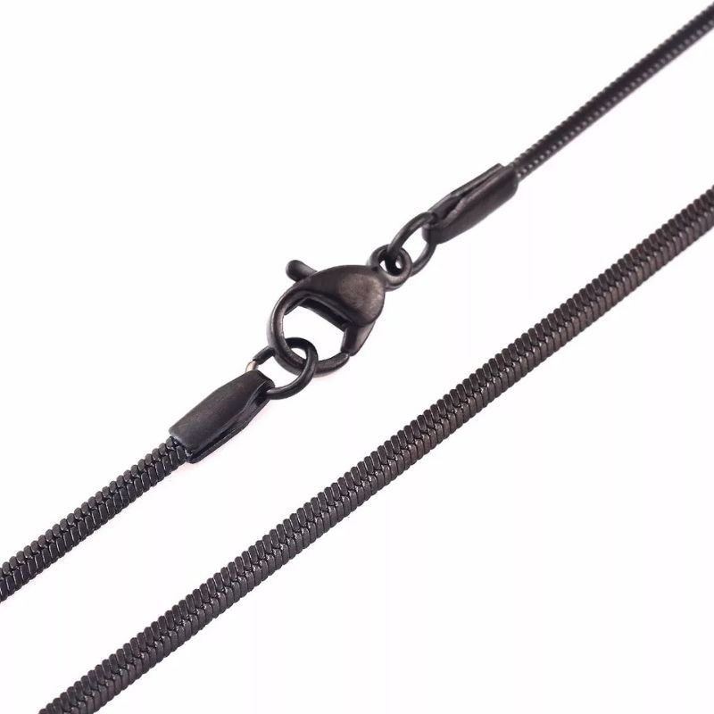 Kalung Titanium Hitam Model Gepeng Bulat Kotak Pria Dan Wanita