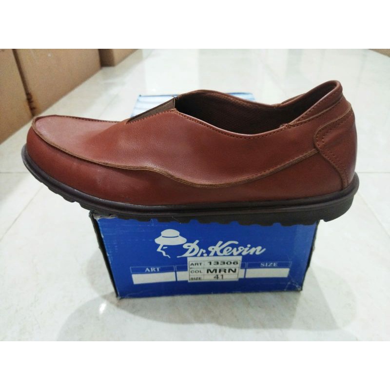 Sepatu Pria Dr. Kevin size 39 41