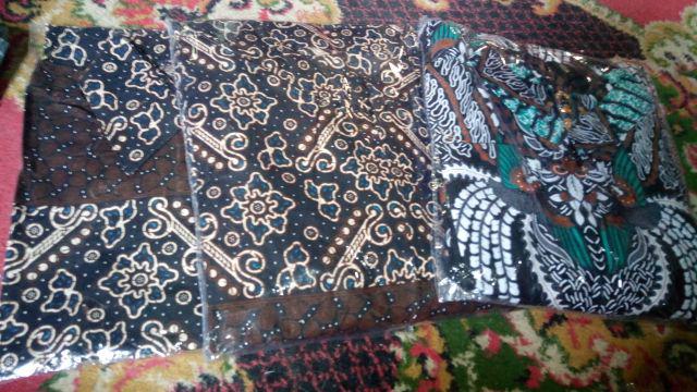 Maura Couple - Sania Ruffle Batik Couple