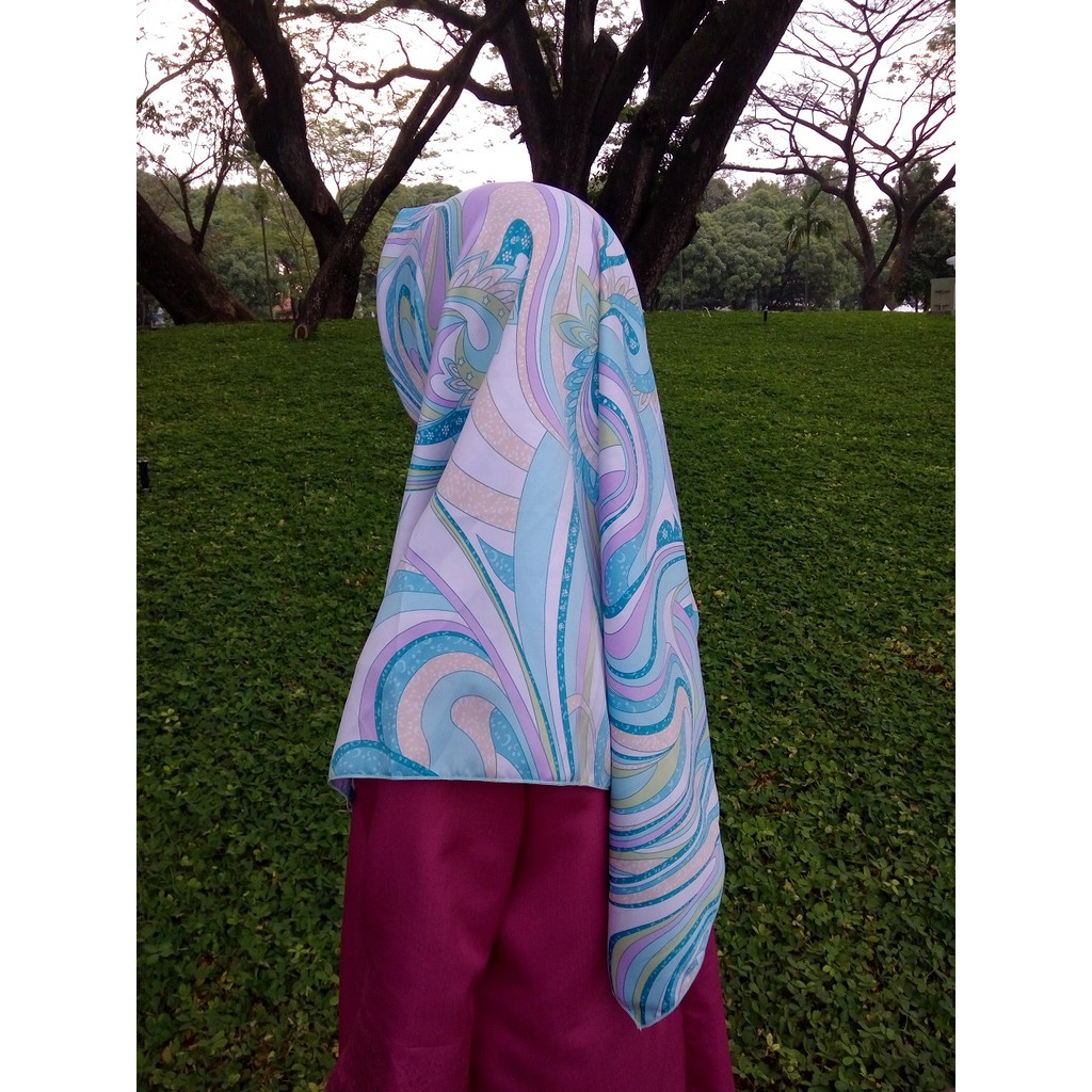 Segi Empat Motif satin Ulfa tosca Adem Limited Edition