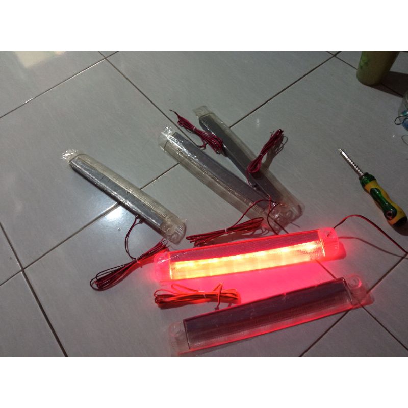 LAMPU SPOILER AVANZA XENIA SIGRA CALYA AGYA AYLA MOBILIO  WAGON R, YARIS 14 DLL