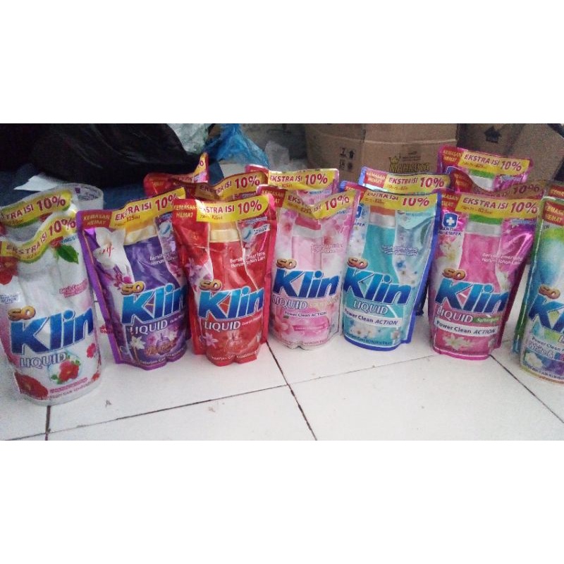 Soklin cair liquid/detergent soklin cair 825ml)