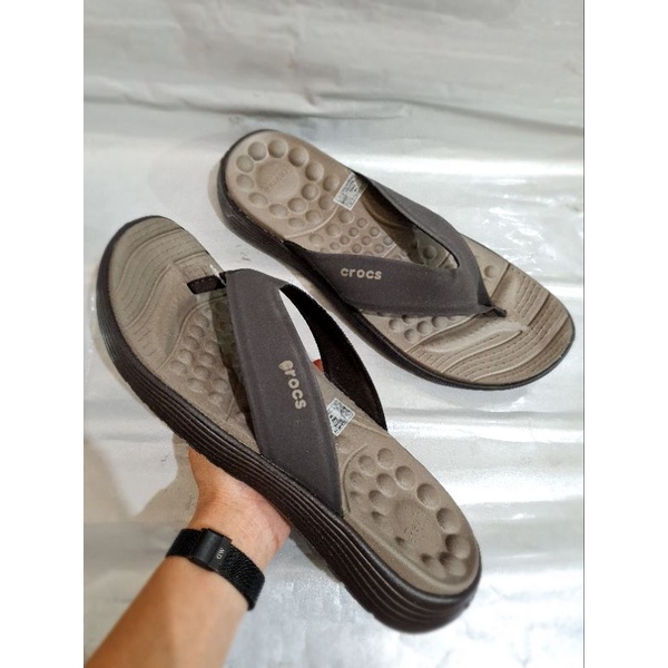 Sandal Crocs Reviva Flip / Sandal Jepit Pria Crocs / Reviva Flip man