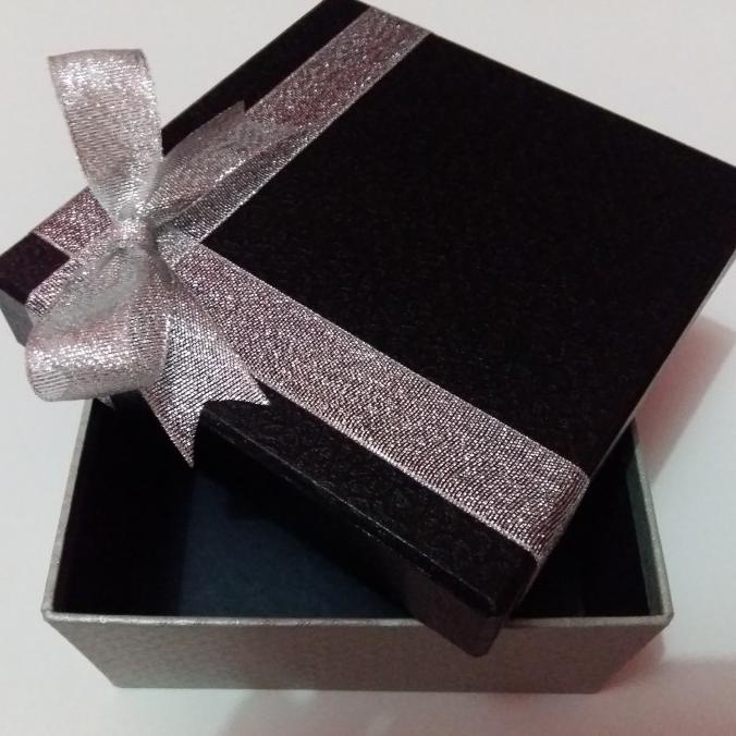 

Best Product!!! Kotak Kado/Gift Box Ukuran 28X32X14 - Paling Dicari