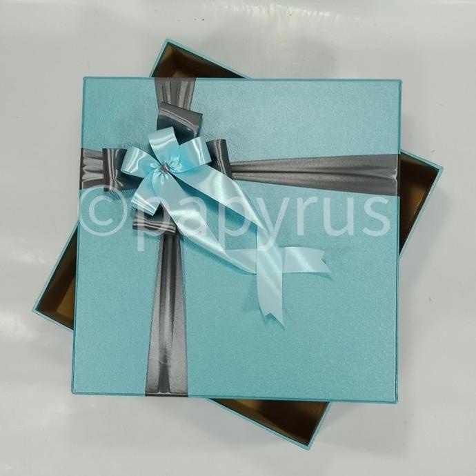 

Premium Product!!! Papyrus 30X30 Tinggi 5Cm Kotak Kado Gift Box Hadiah - Paling Dicari