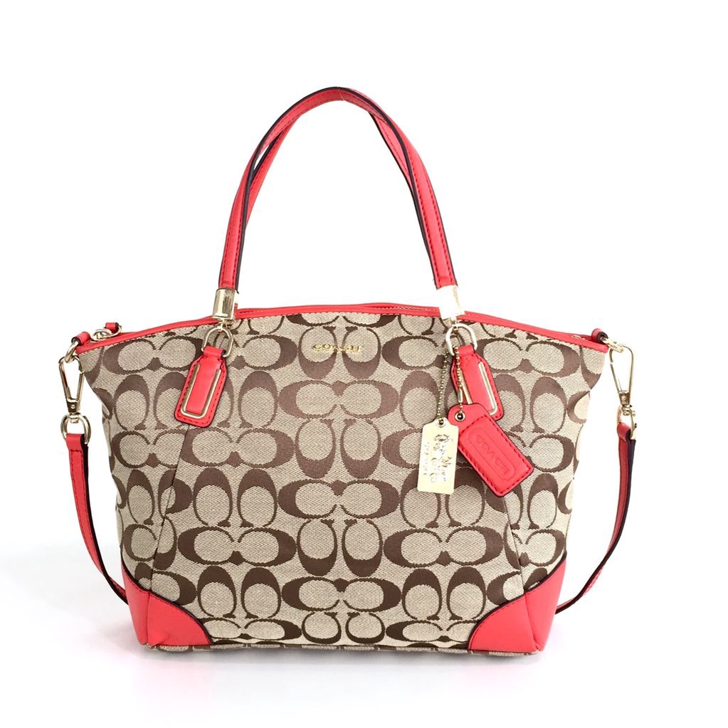 Coach Madison Kelsey Medium in Signature