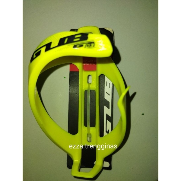 Holder botol minum sepeda dan motor