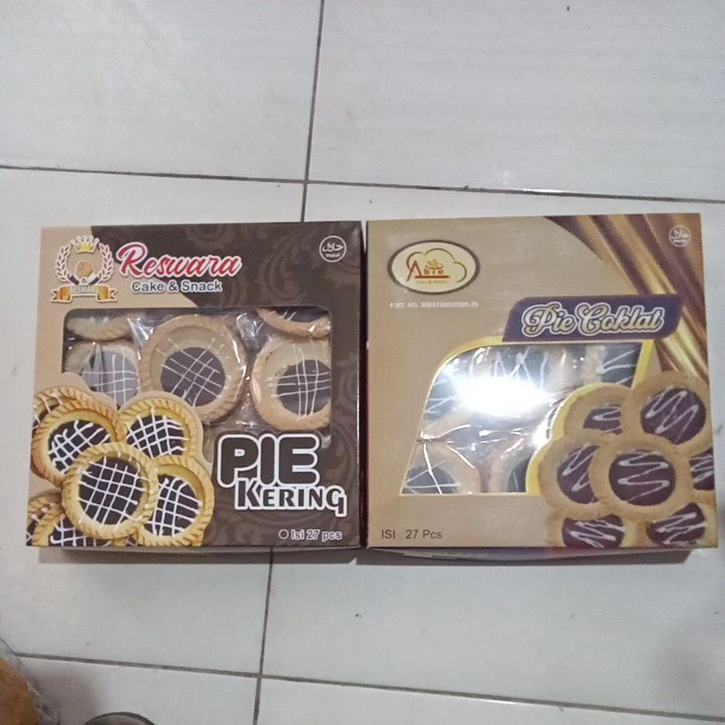 Pie kering coklat 677 gr isi 27 pcs