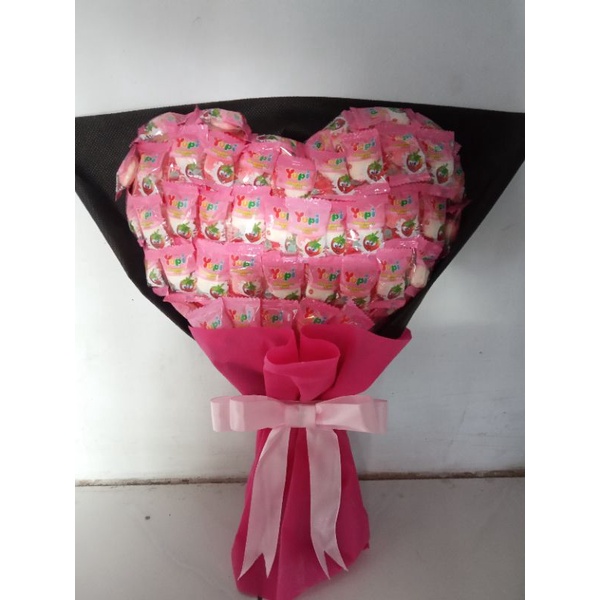 

Buket permen yupi - bouket permen yupi love - buket unik - buket lucu - buket permen yupi 3D murah - bouquet permen madiun - buket yupi love madiun