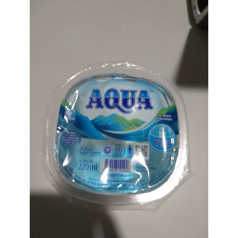 

Air Mineral Aqua Gelas 220ML