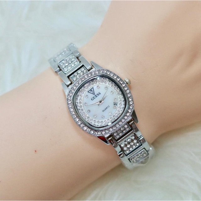 Jam Tangan Wanita Guess mata cantiikk