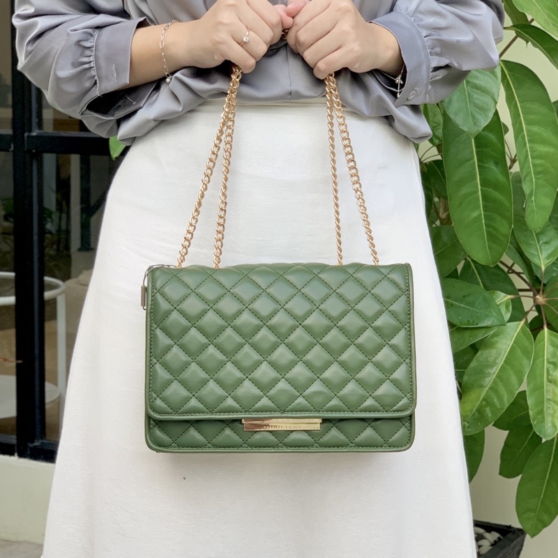 C Jessly Quilted Slingbag