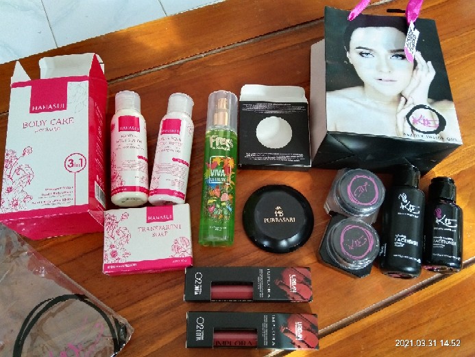 Kemeja Klas Internasional