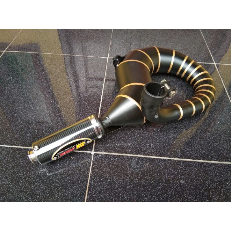 knalpot vespa racing kanan pendek px series San's racing exhaust