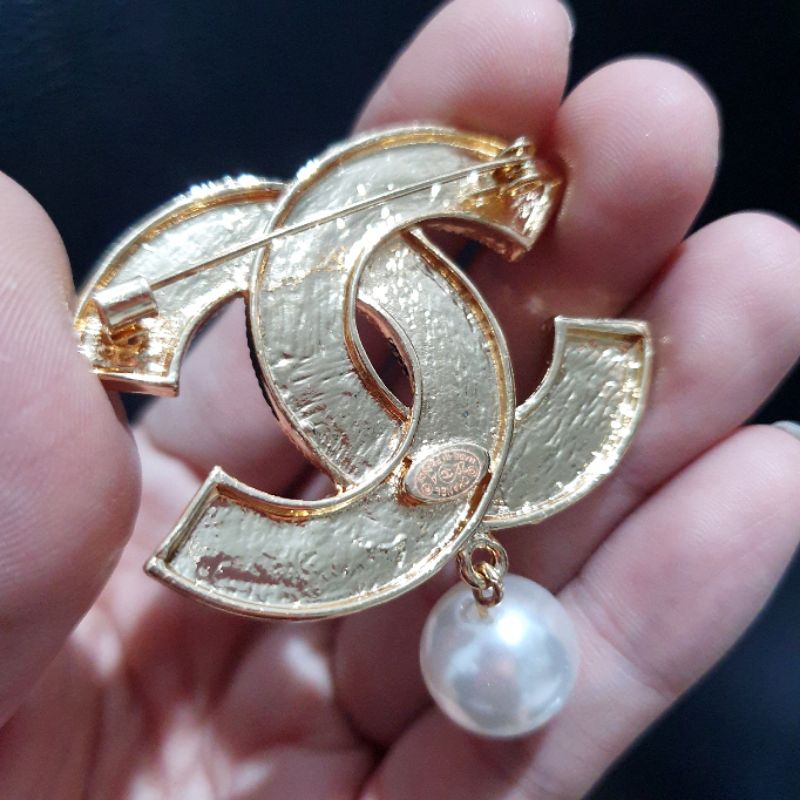 Bros import cantik Bros CH@NEL untuk hiasan baju di dada kualitas Import Peniti Baju Import swarovsky bros Premium fashion import bahan Bagus B5011