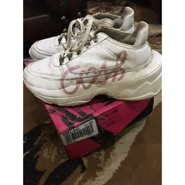 Sepatu gosh sneakers gosh preloved/PL/bekas