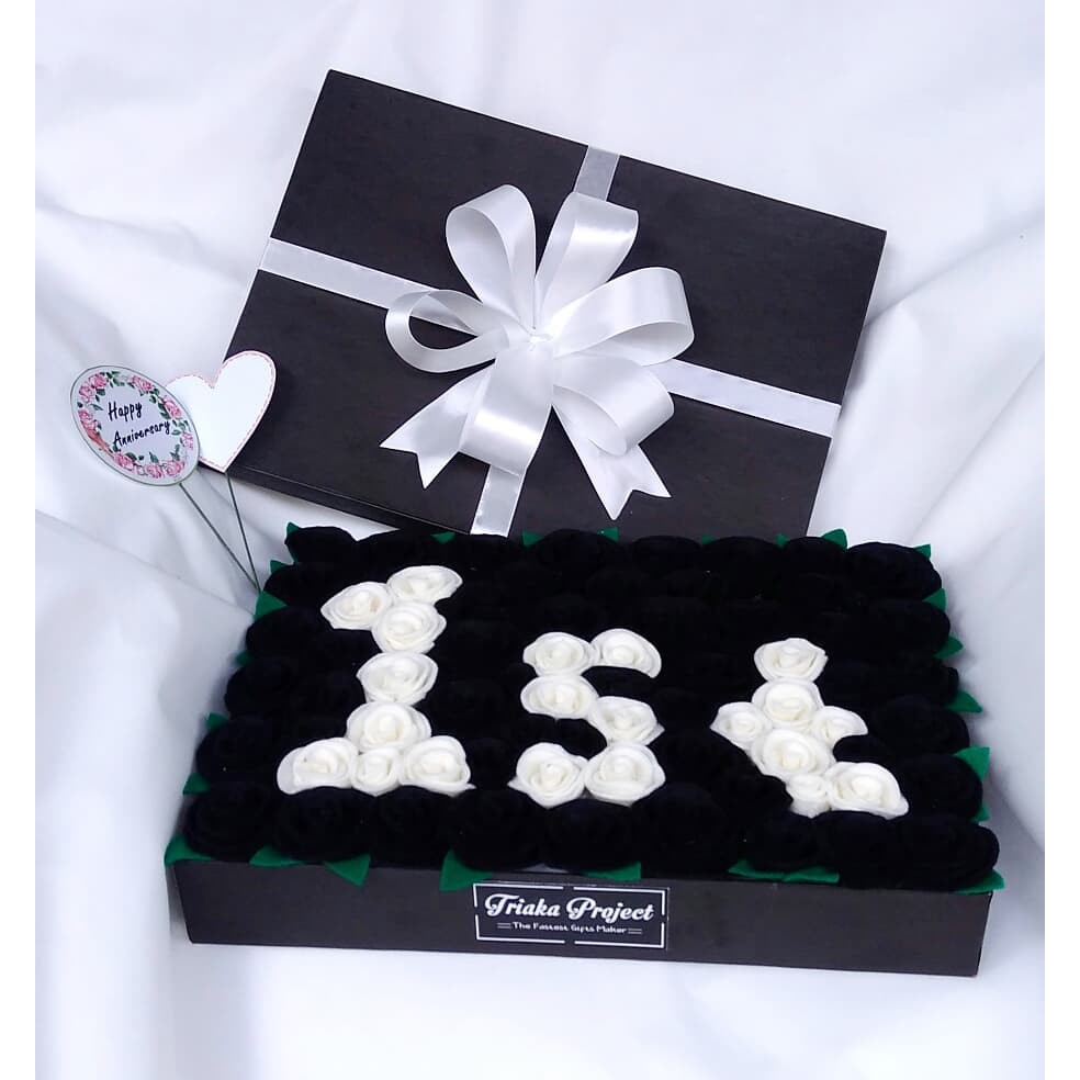 buket bunga flanel wadah gift box besar - hitam putih