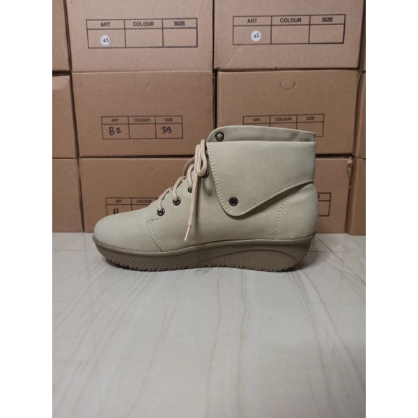 sepatu boots wanita murah / sepatu boot cewek /sepatu boot perempuan / boot wedges murah ZB3