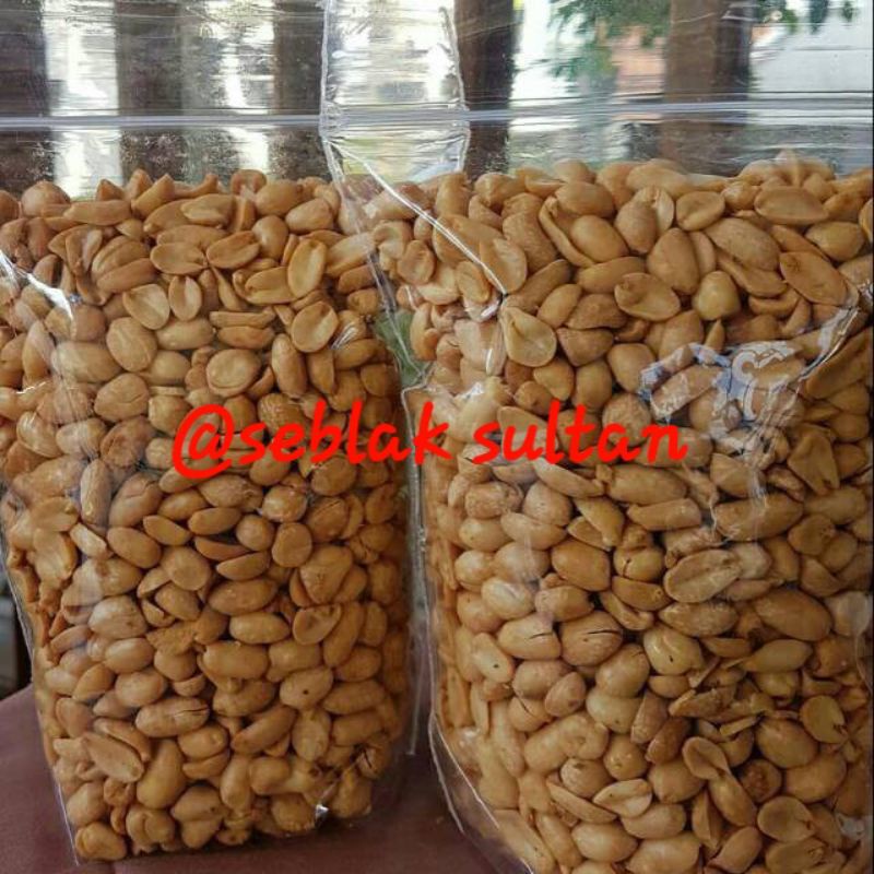 

kacang bawang goreng 1 kg/ kacang bawang daun jeruk/ kacang kupas goreng / kacang seblak sultan