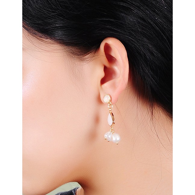 LRC Anting Tusuk Fashion Dripping Artificial pearl Drop Earrings D44960