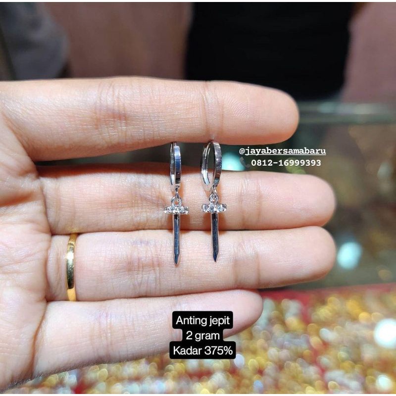 Anting jepit paku emas putih kadar 375%