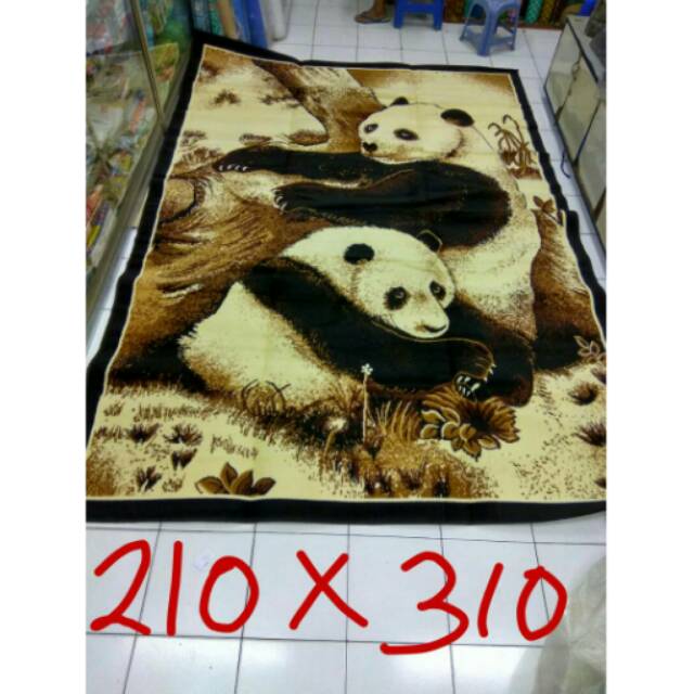 Karpet permadani motif panda dan harimau